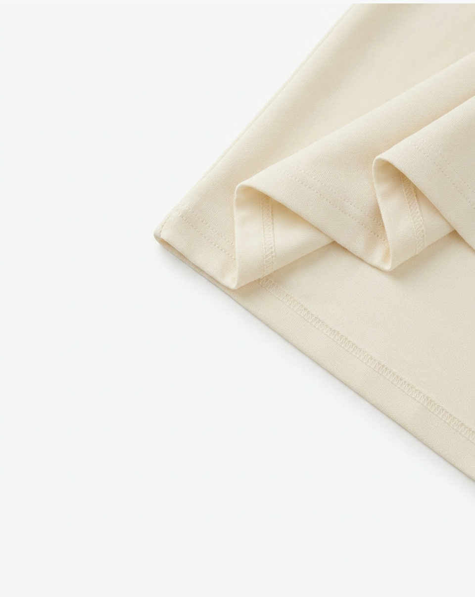 Ivory & green contrast-collar polo, ivory fabric detail